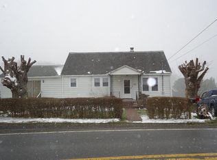 153 Dearing Dr, Mount Hope, WV 25880