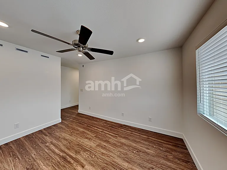 9148 Crocker Point Ct — Photo 11