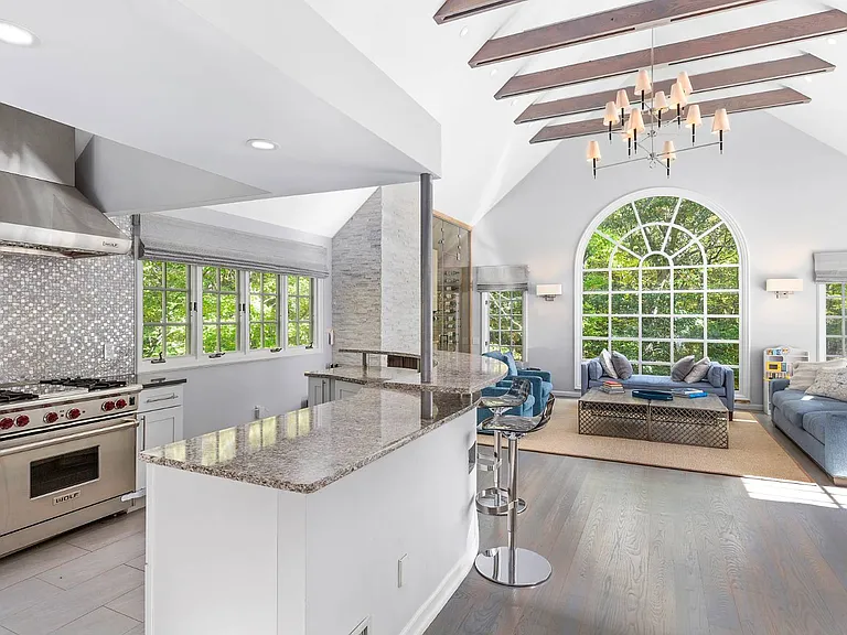 535 Old Sag Harbor Rd — Photo 4