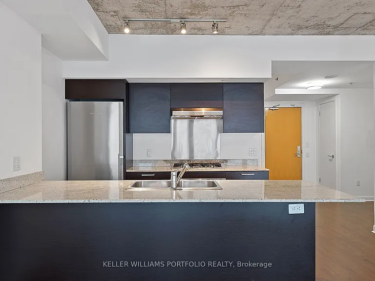 375 King St W #1805 — Photo 11