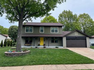 891 San Sebastian Dr, Fenton, MO