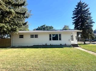 2 18th Ave SE, Minot, ND 58701