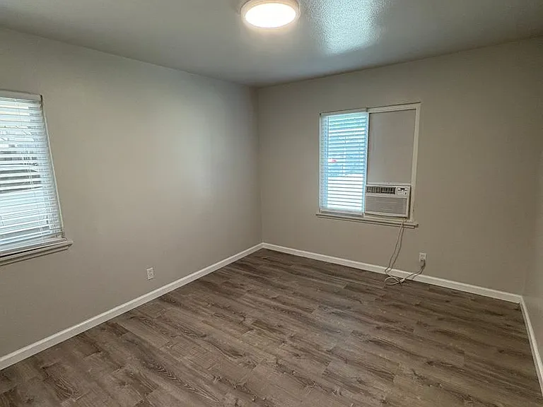 524 Carpenter St — Photo 4