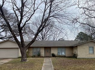 2004 Blue Bird Cir, Bonham, TX 75418