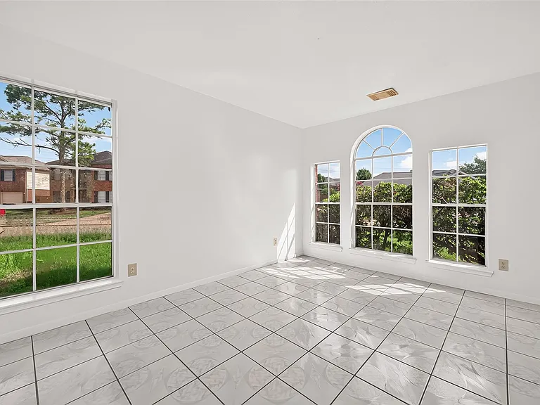 8202 Worthington Dr — Photo 7