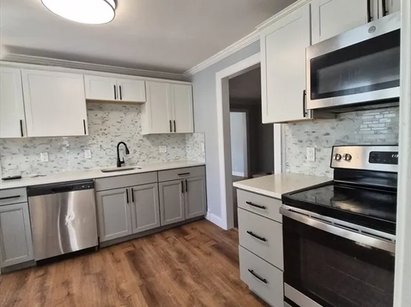 13 Crump St, Hudson, MA 01749