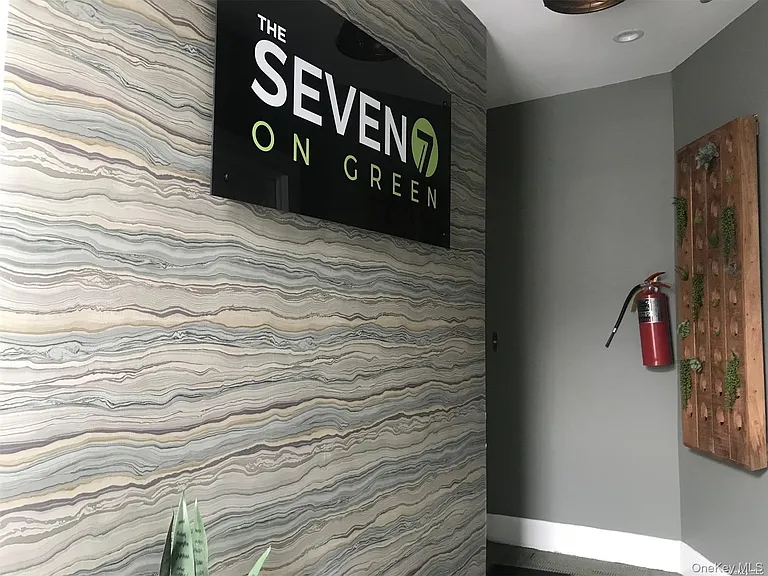 7 Green St #2R — Photo 7