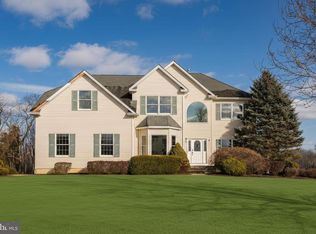 17 Cutter Ct, Cream Ridge, NJ 08514