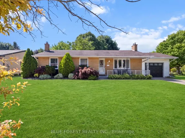 15 Southland Dr, London, ON N6P 1C2