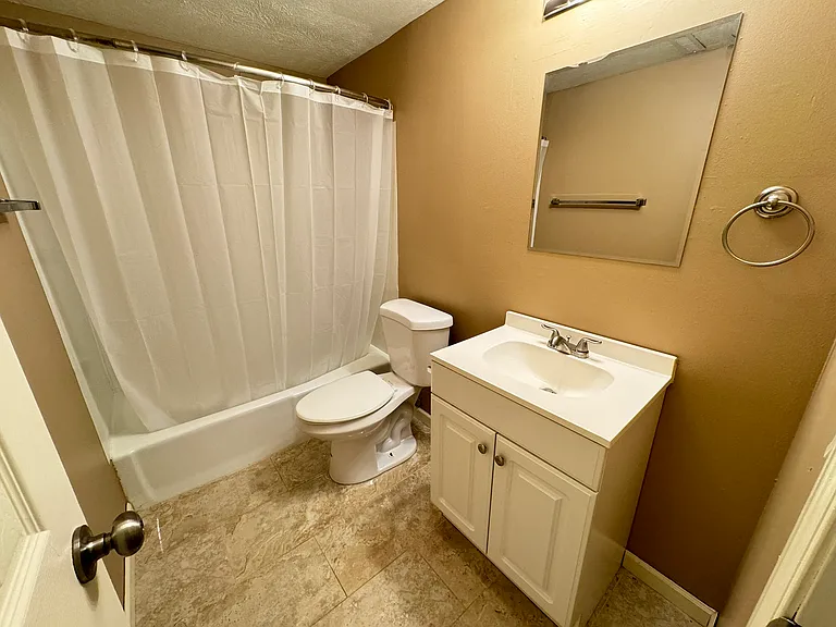 2030 J St #A — Photo 4