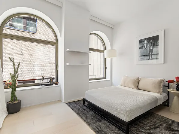 130 William Street 14D image 5 of 6
