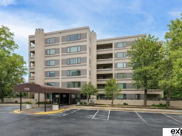 770 N 93rd St APT 1B4, Omaha, NE 68114