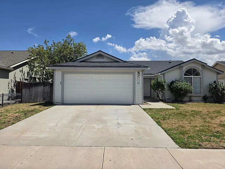546 Rawe Peak Dr — Photo 1