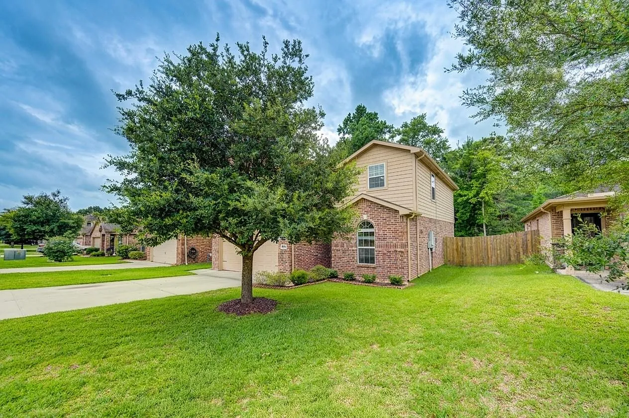 5 bed, 2.5 bath, 2748 sqft, $2,650 — Photo 1