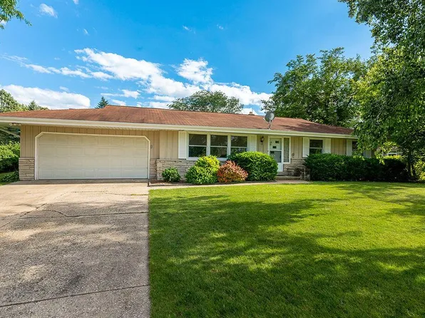 12555 Zinke DRIVE, Brookfield, WI 53005