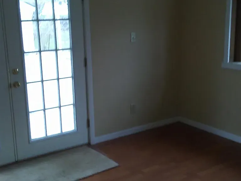 301 Wolf Ave — Photo 6