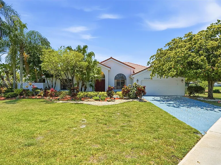11008 Boca Woods Ln — Photo 46