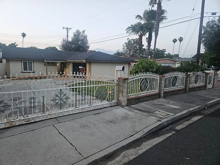Fowler Ave — Photo 1
