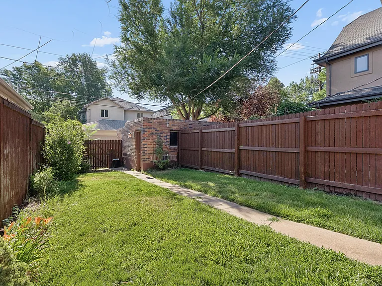 512 Jackson St — Photo 27