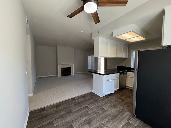 4th image of 1320 Lexington Dr APT 1
