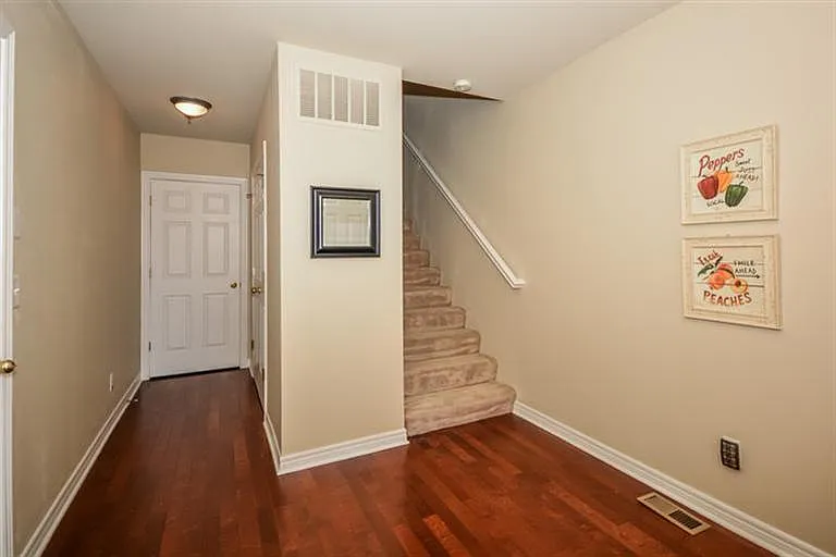 3334 Endsleigh Ln — Photo 3