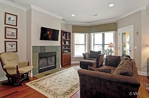 3rd image of 4109 N Kenmore Ave Unit 1A
