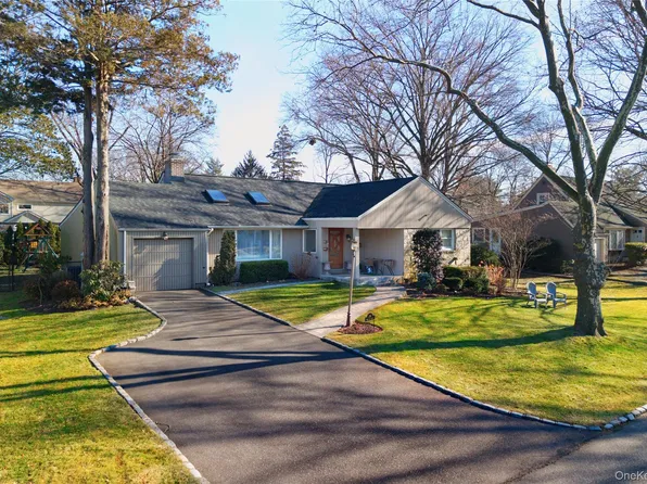 26 Midland Road, East Hills, NY 11577