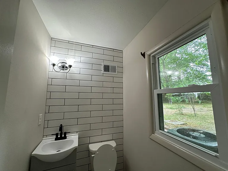 1819 Cawdor Dr — Photo 23