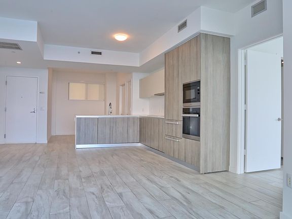2nd image of 2900 NE 7th Ave Unit 903