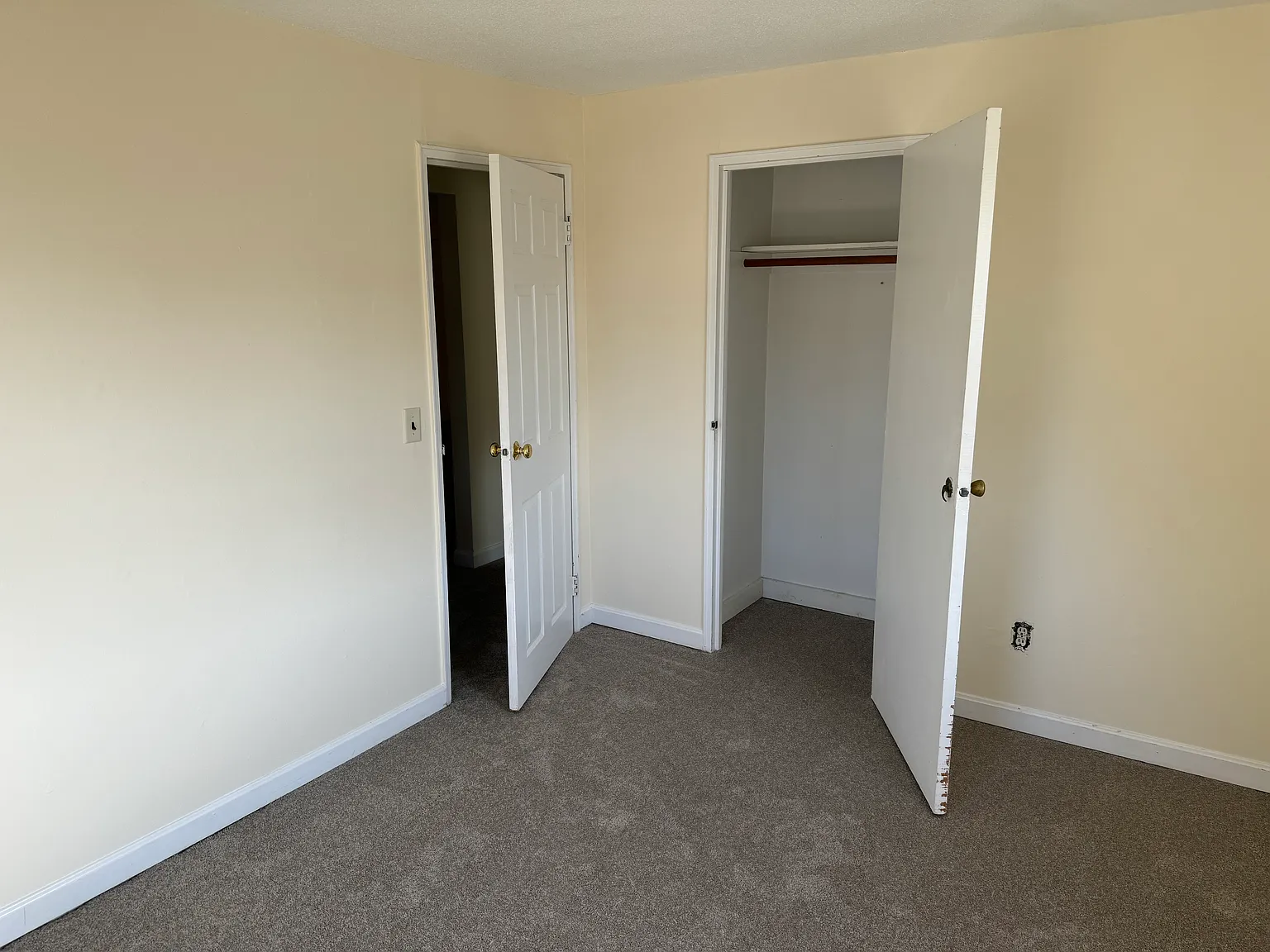 2 bed, 700 sqft, $1,950 — Photo 3