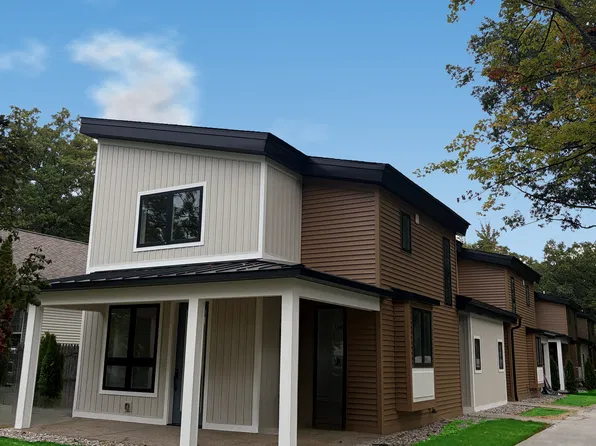 1027 Fern St #1, Traverse City, MI 49686