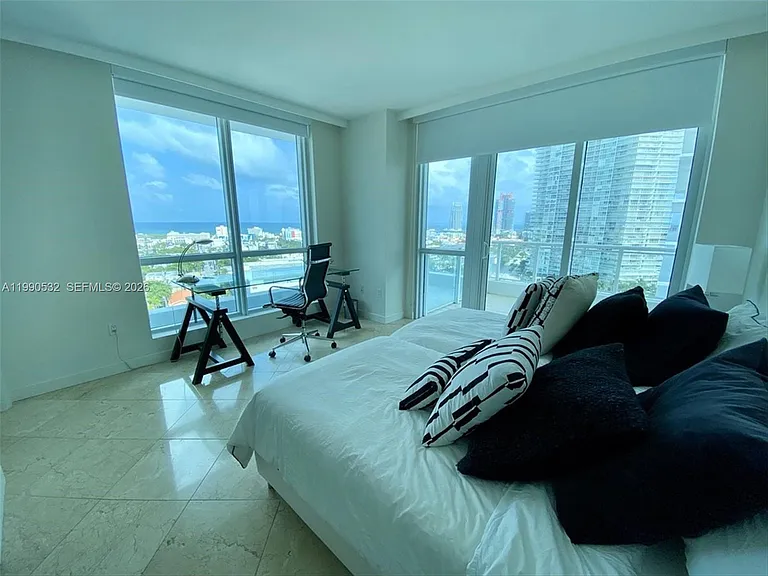 540 West Ave #2011 — Photo 23