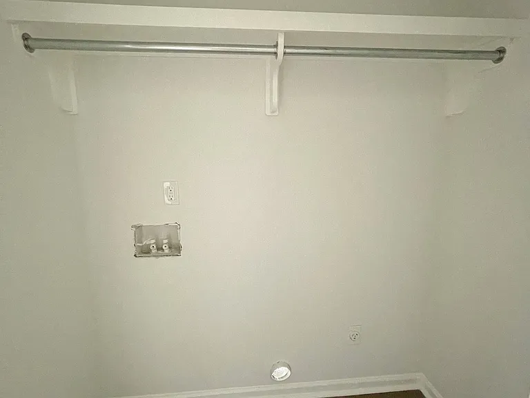 100 Brook Glen Dr — Photo 13
