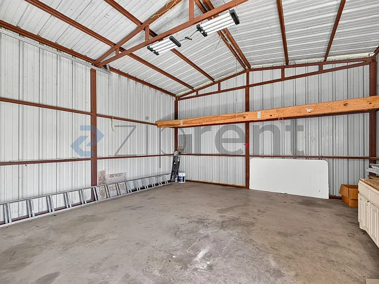940 Chase St — Photo 31