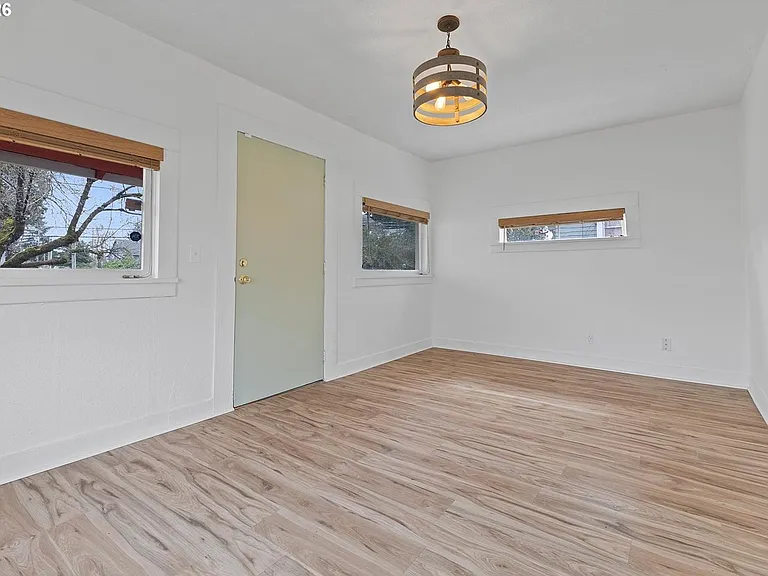 4805 NE 110th Ave — Photo 15