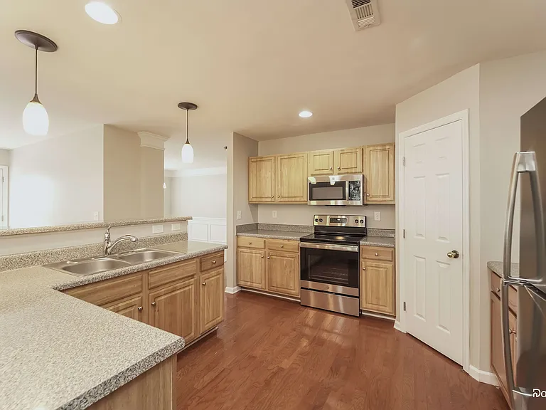 140 Dunnell Rd — Photo 3