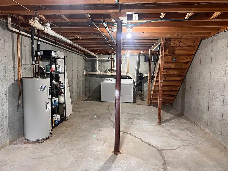 812 Court St #D — Photo 26