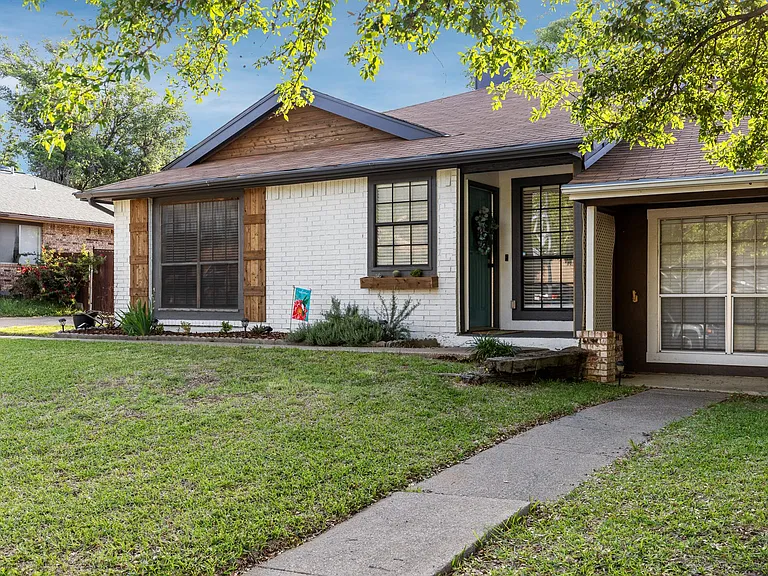 2918 Timothy Ln — Photo 21