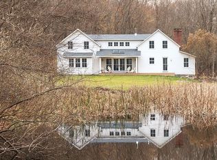 38 Stone Jug Rd, Craryville, NY 12521