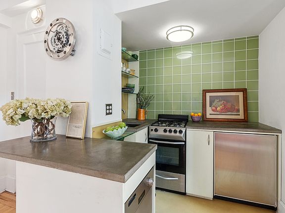 5th image of 40 W 72nd St APT 144