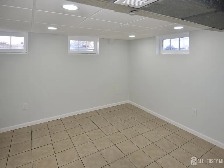 55 Bridge St — Photo 26