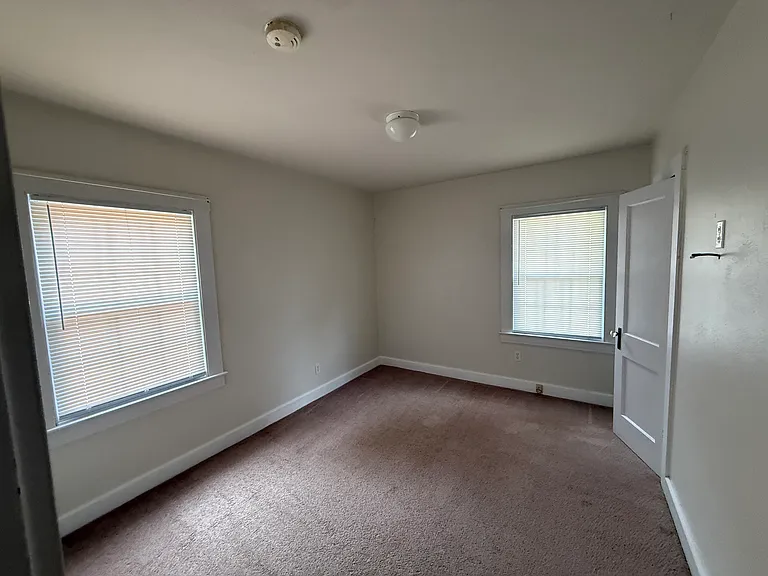 511 Simpson St #A — Photo 8
