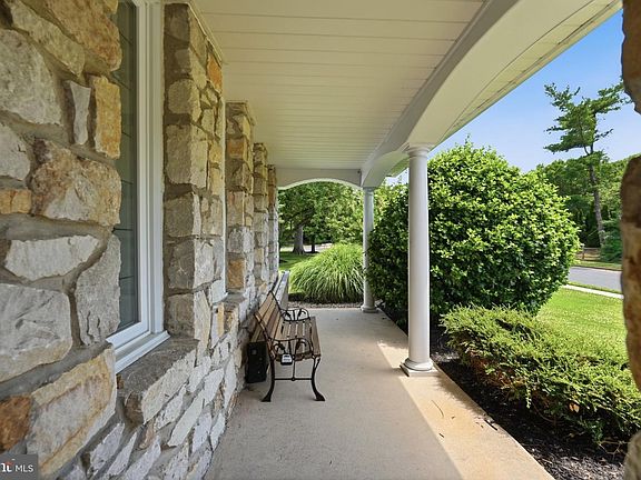 4th image of 1002 Tannerie Run Rd