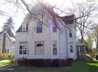 106 S Detroit St, Buchanan, MI 49107