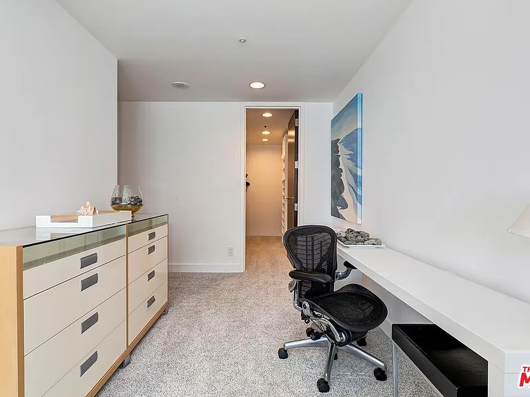 10520 Wilshire Blvd #1207 — Photo 23