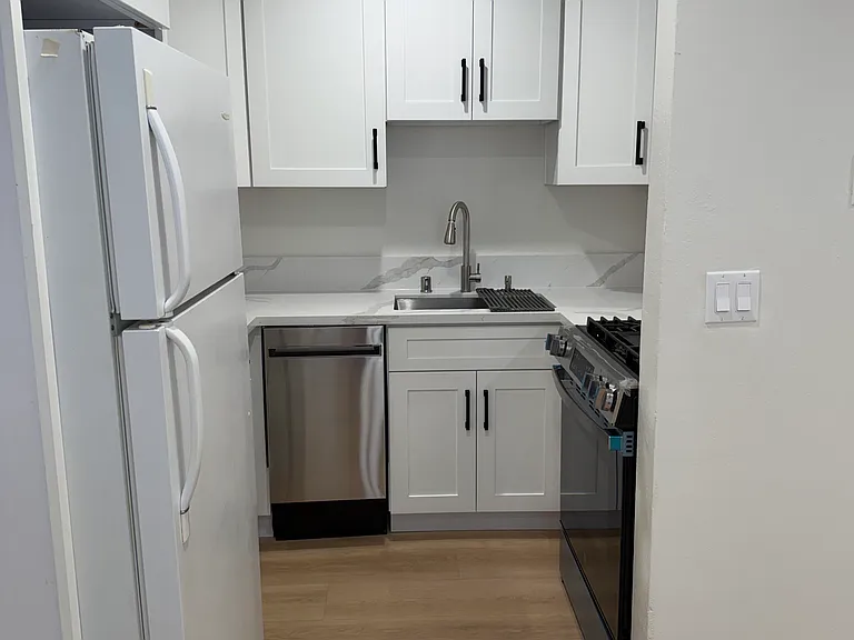 419 S Verdugo Rd #102 — Photo 6