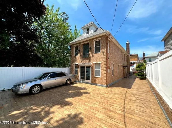 19 Father Capodanno Blvd, Staten Island, NY 10305