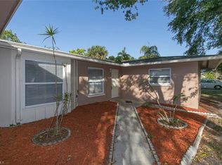 838 Entrada Dr N, Fort Myers, FL 33919