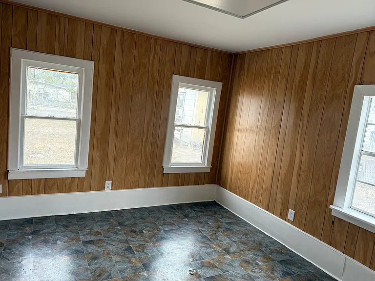 422 W Johnston Ave — Photo 10