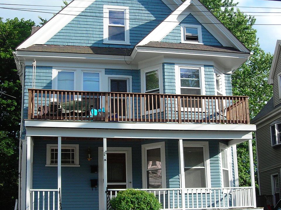 Sunny spacious 2nd & 3rd floors of Victorian house by the Charles River